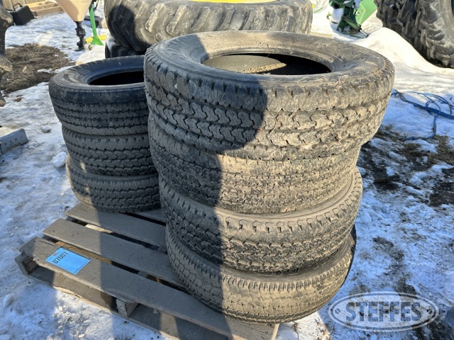 (7) LT225/75R16 tires